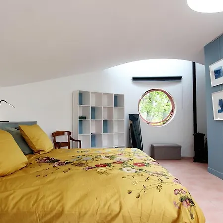 Couette Et Cafe L'agence Bed & Breakfast 3*