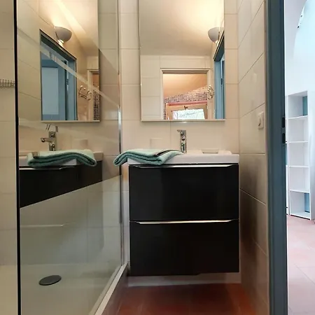 Couette Et Cafe L'agence Bed & Breakfast 3*