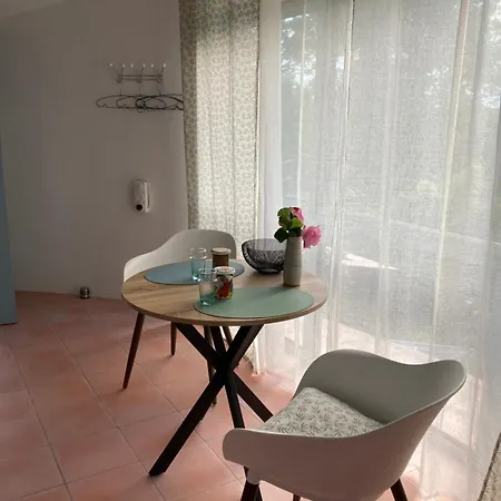 Couette Et Cafe L'agence 3*