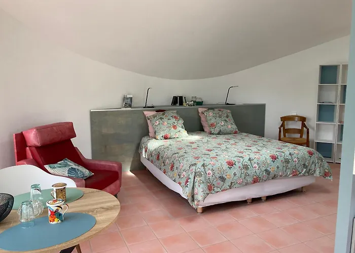 Couette Et Cafe L'agence Bed & Breakfast