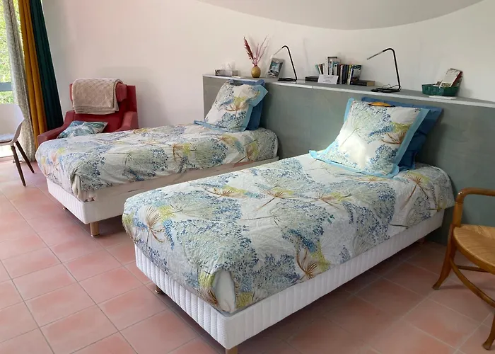 Couette Et Cafe L'agence 4*